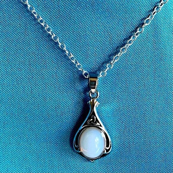 AVI Dainty Moonstone & Sterling Silver Necklace - Picture 3 of 14